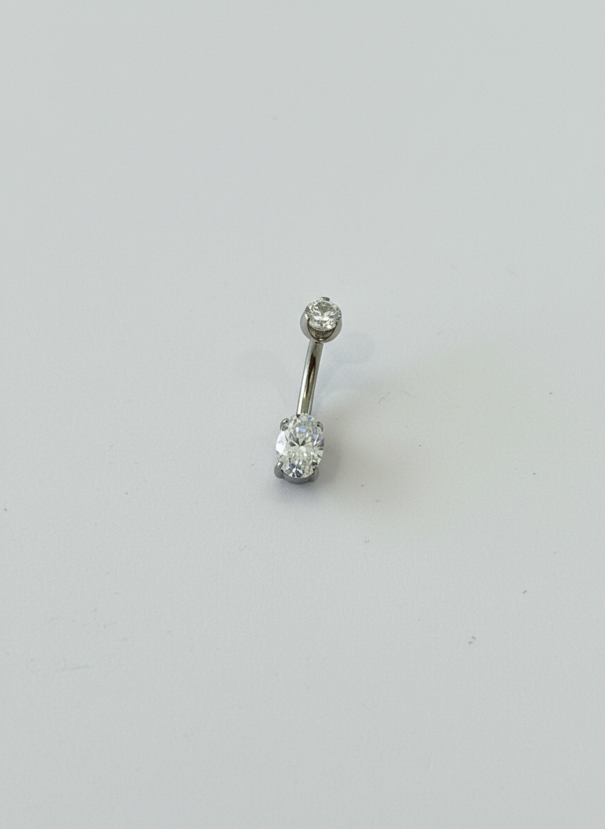 Piercing ombligo titanio 14G, con zirconias ovalo - piercings Mundo Chic