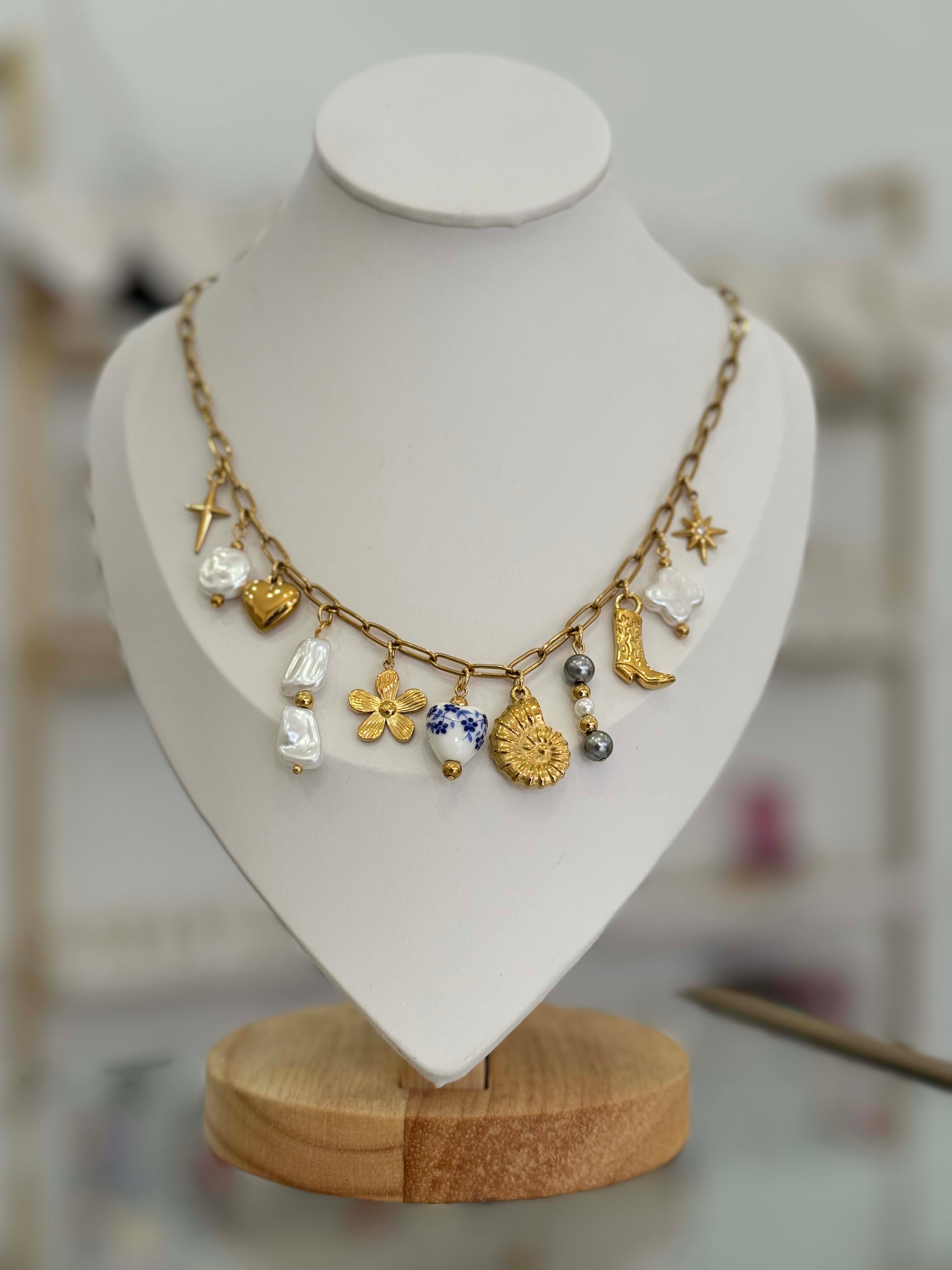 Collar multi dijes, 11 dijes con personalidad. - collares Mundo Chic