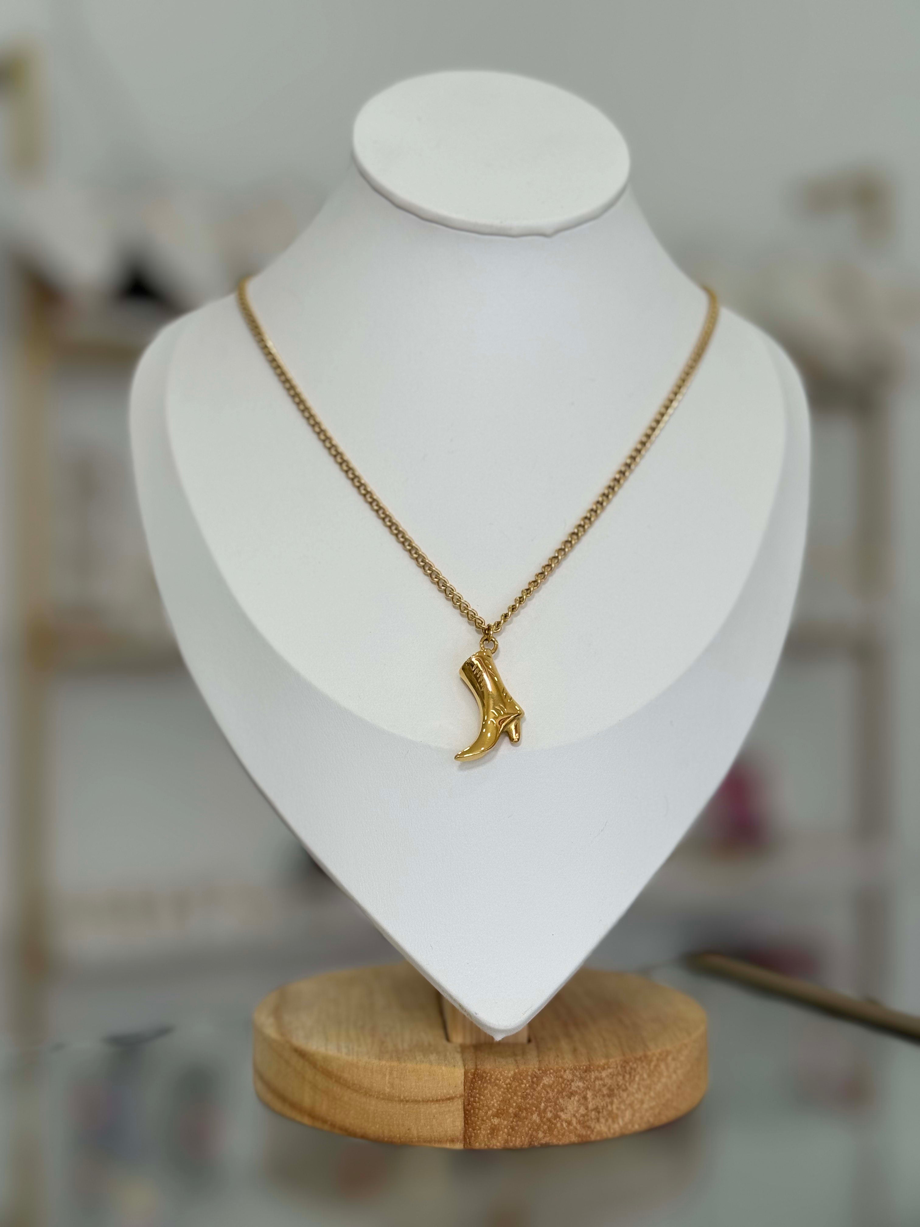 Collar cadena barbada con dije de Bota Vaquera Country. - collares Mundo Chic