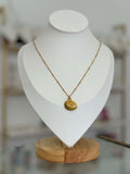 Collar cadena con bolitas y dije de concha marina. - collares Mundo Chic