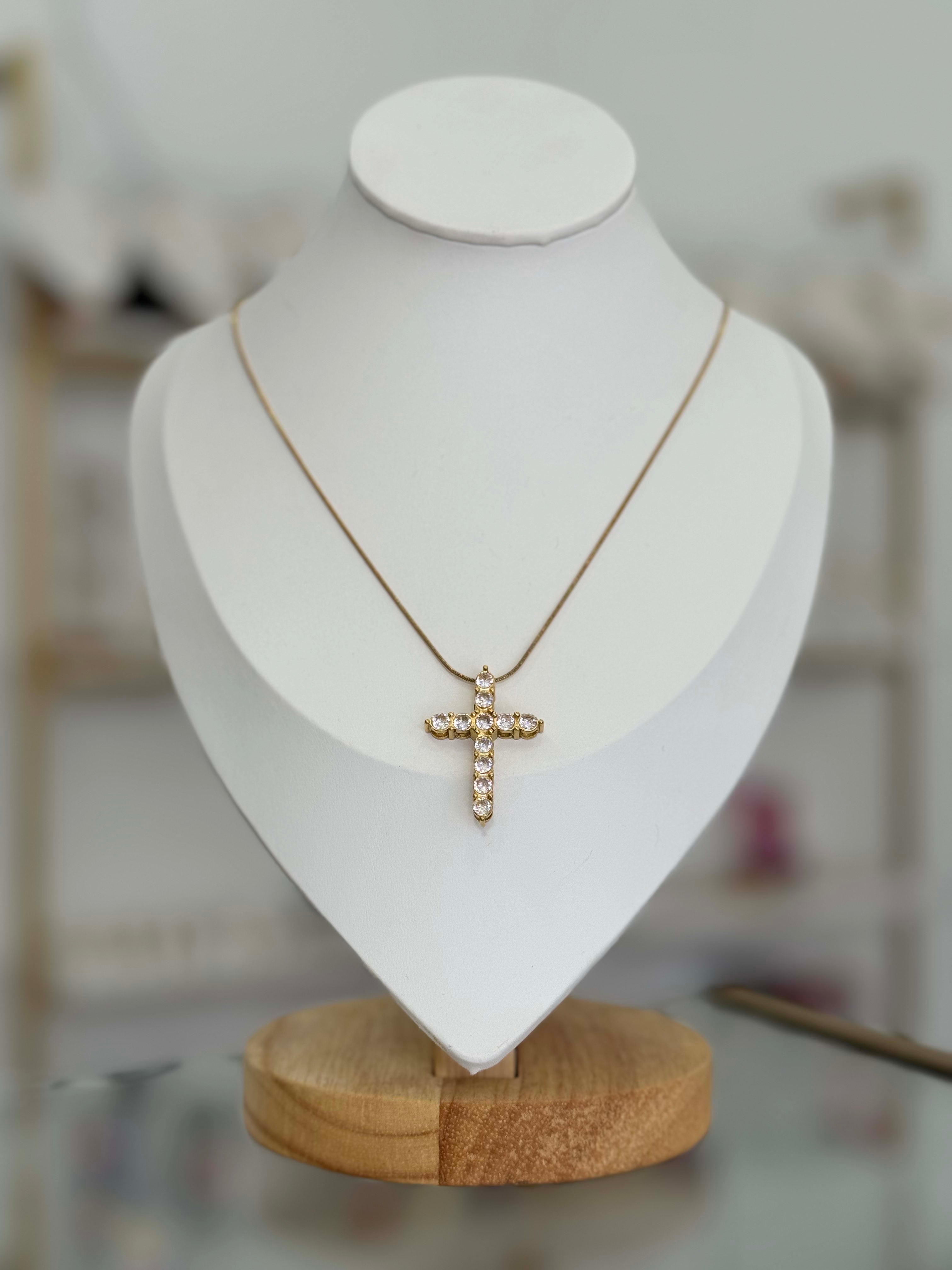 Collar con dije de cruz y 11 zirconias.  - collares Mundo Chic