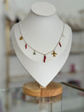 Collar perlas mini sintéticas con dijes - collares Mundo Chic
