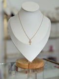 Collar dorado con dije de cruz - collares Mundo Chic