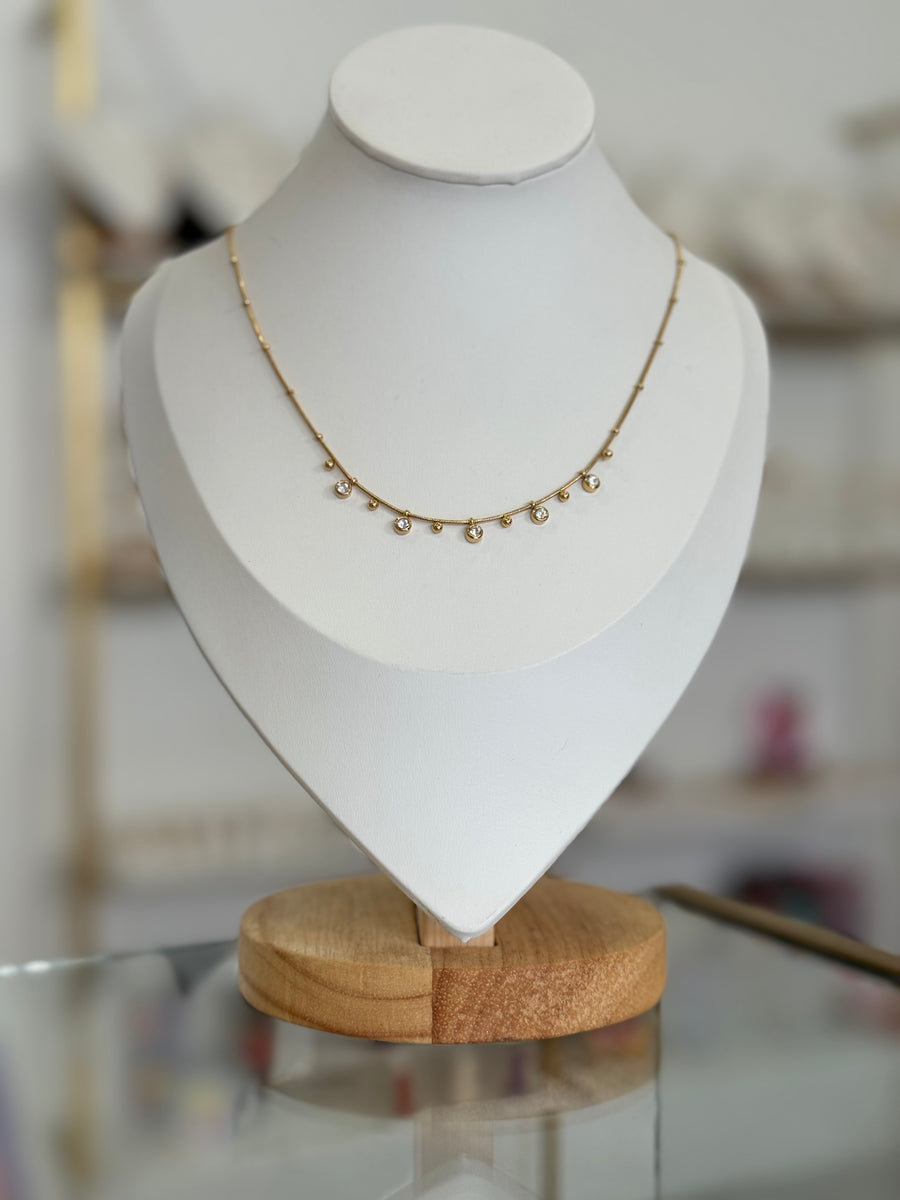 Collar cola de raton con dijes pequeños de balines y zirconias. - collares Mundo Chic