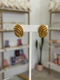 Aretes Cúpula Chunky Dorados Bold Statement Acero - aretes Mundo Chic