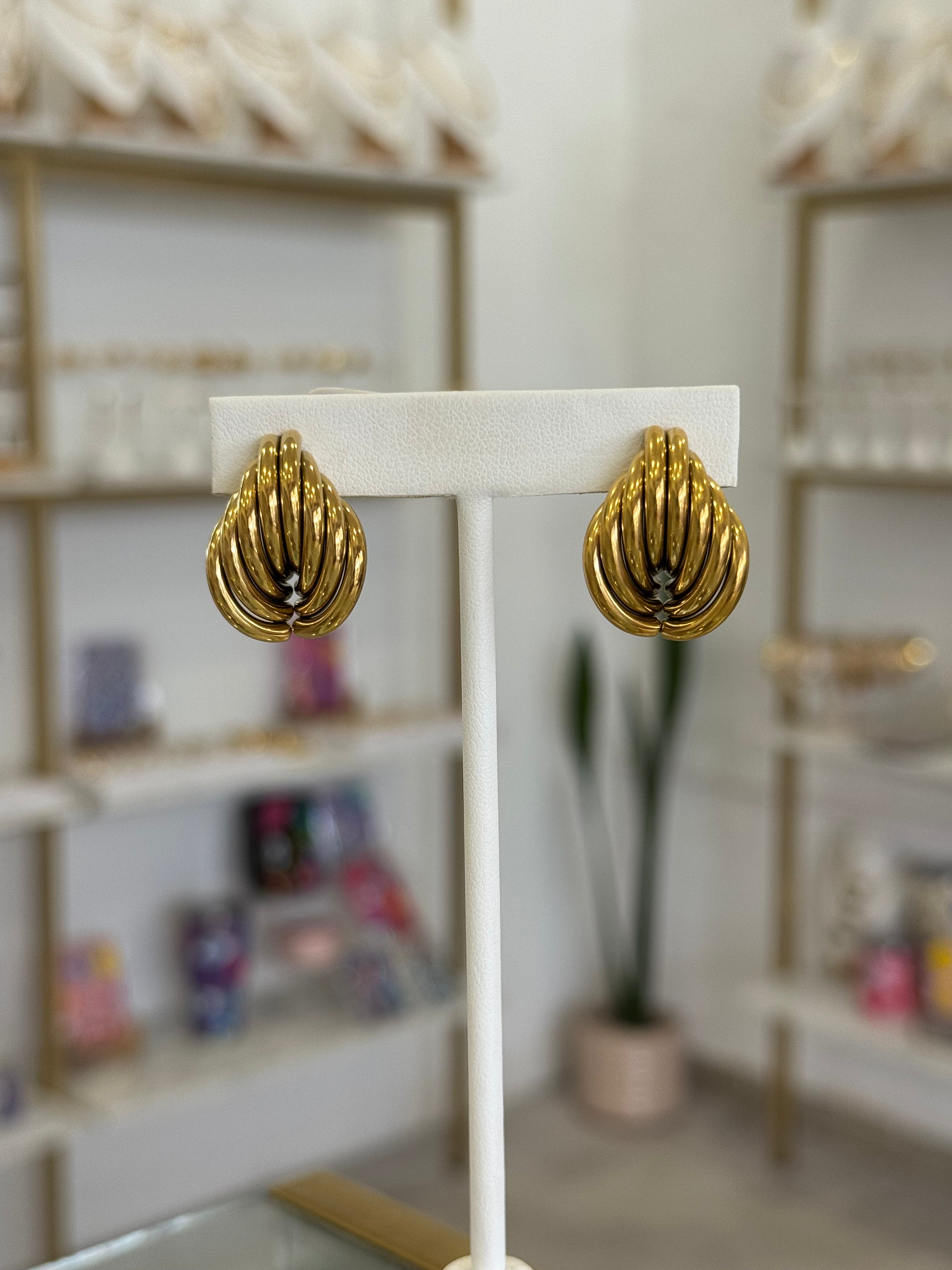 Aretes Clip On Dorados Sin Perforación Baño Oro Mujer - aretes Mundo Chic