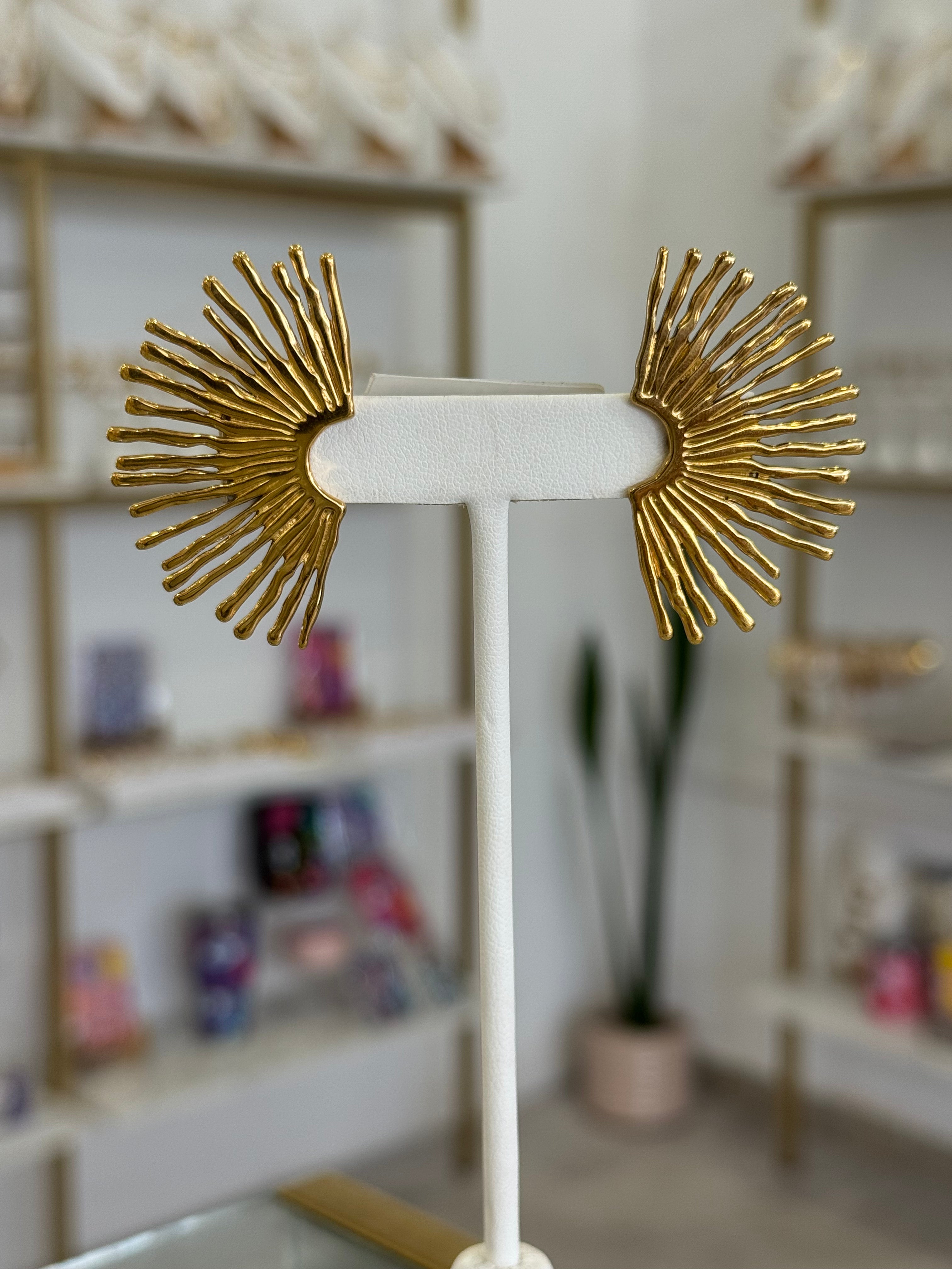 Aretes Sol Radiante Dorados Aesthetic Acero Inoxidable - aretes Mundo Chic